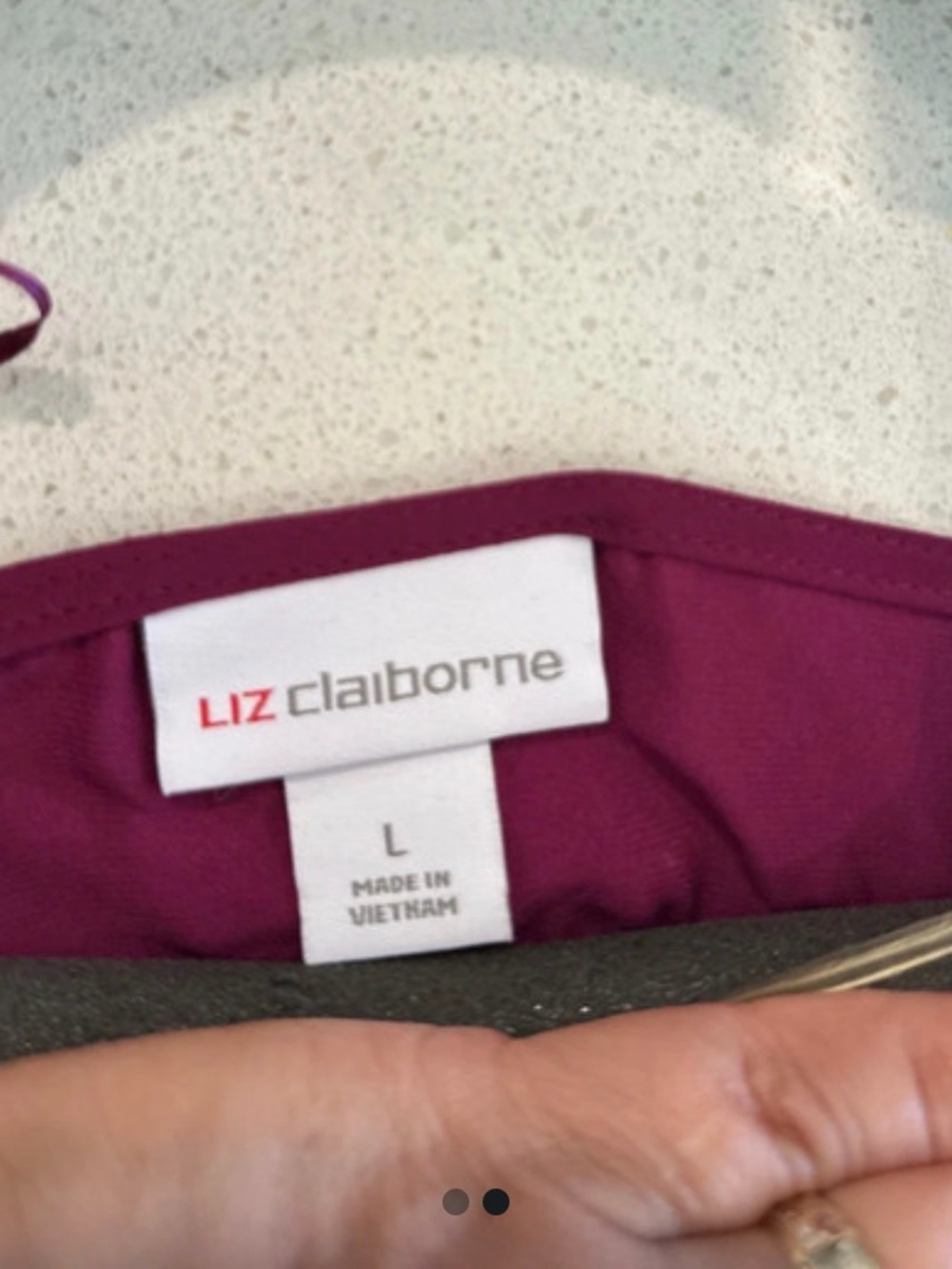 Liz Claiborne Magenta V-Neck Button Front Women's Top - Picture 2 of 2
